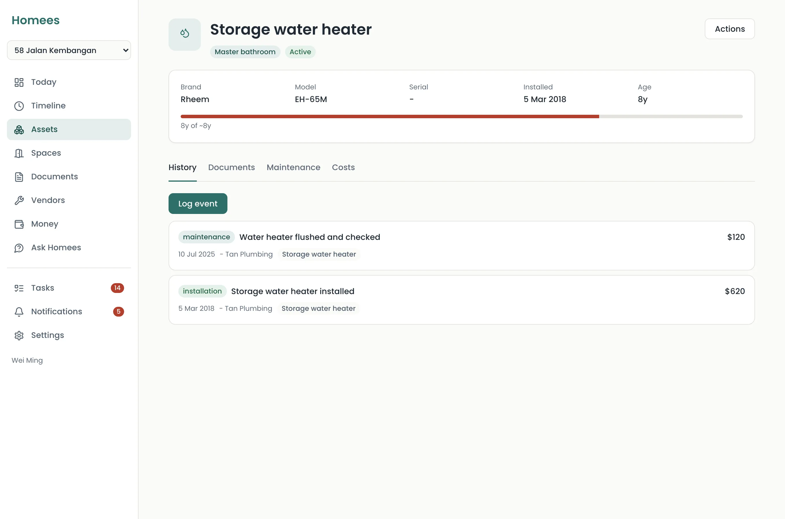 Screenshot: storage water heater asset detail showing facts, a lifespan bar and its history tab